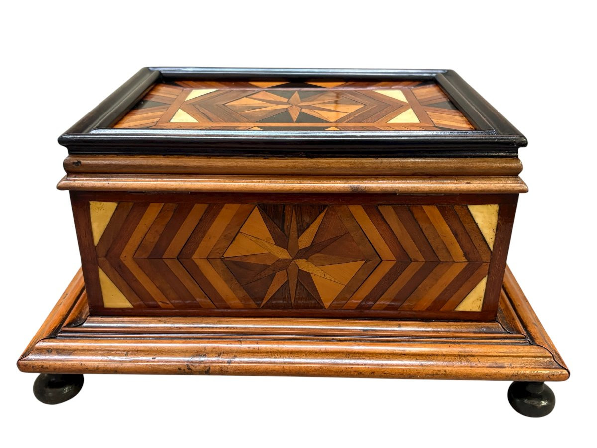 Belle boîte à cigares en parquet, début XIXe siècle.-photo-4