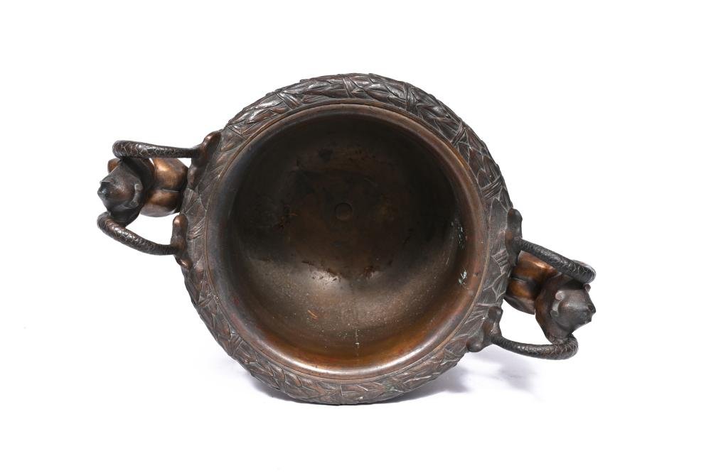 Grand vase " Médicis " en bronze patiné brun avec un cortège de Bacchus 19ème.-photo-3