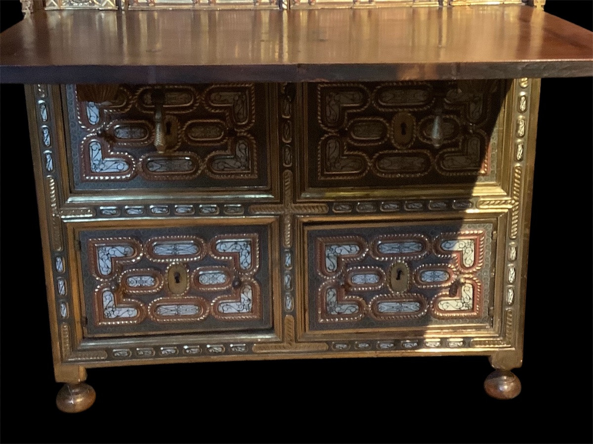 A Very Good Early 17th Century Spanish Cabinet -photo-2