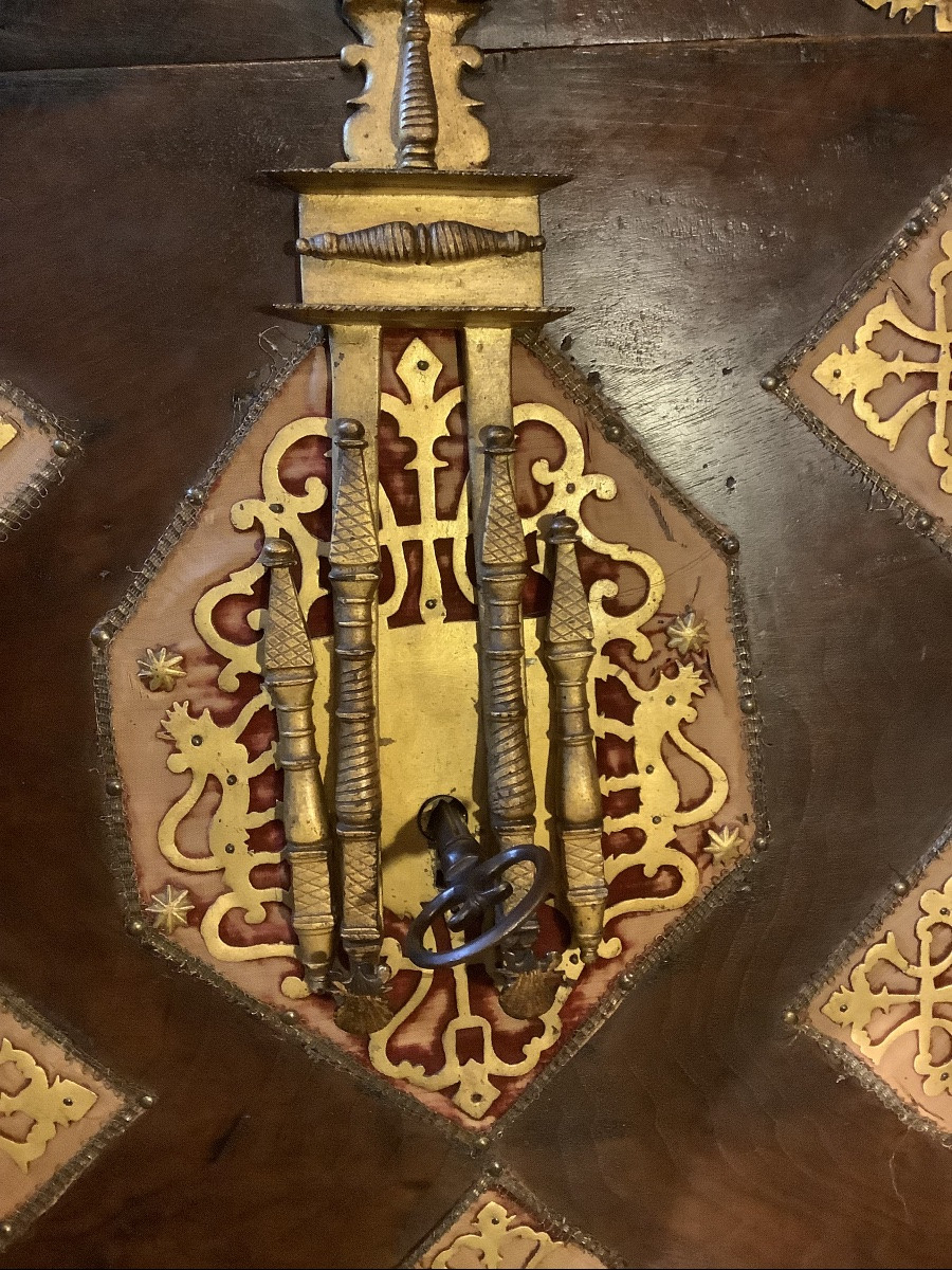 A Very Good Early 17th Century Spanish Cabinet -photo-4