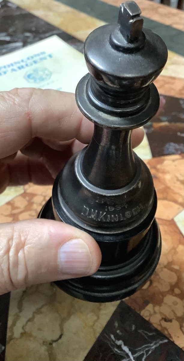 Trophée d’echecs representant le roi en argent -photo-3