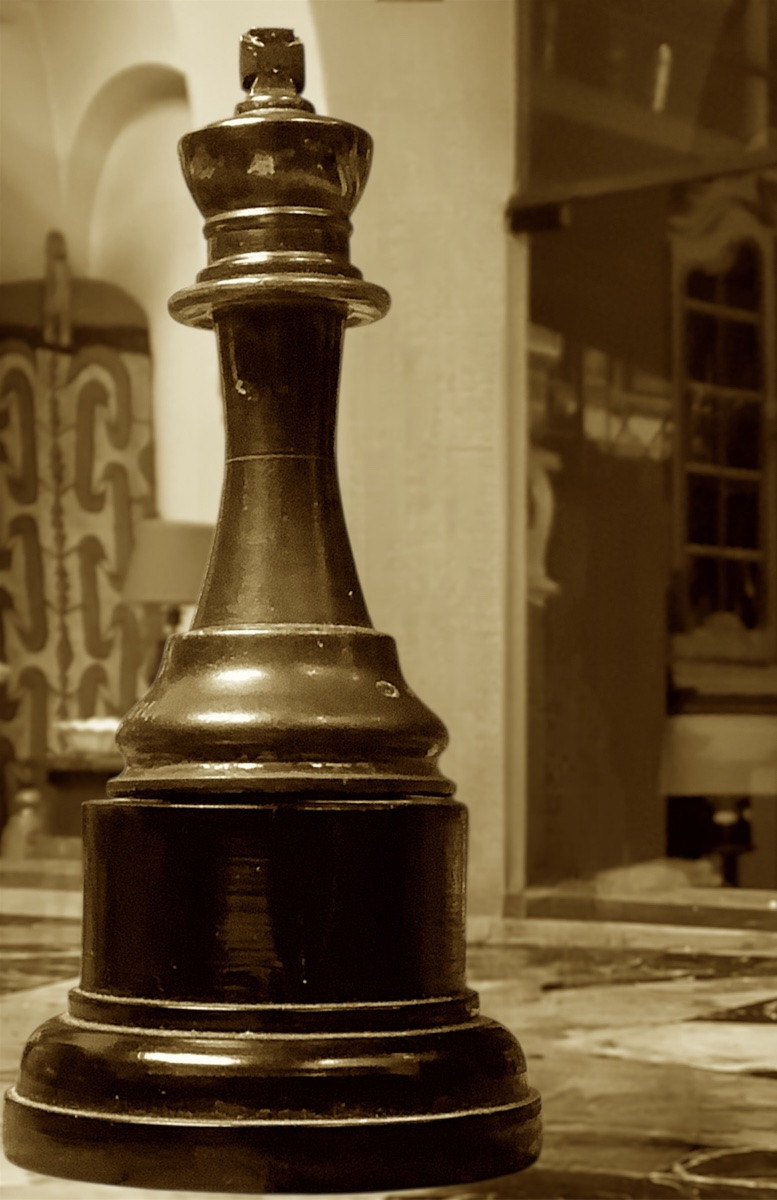 Trophée d’echecs representant le roi en argent -photo-8