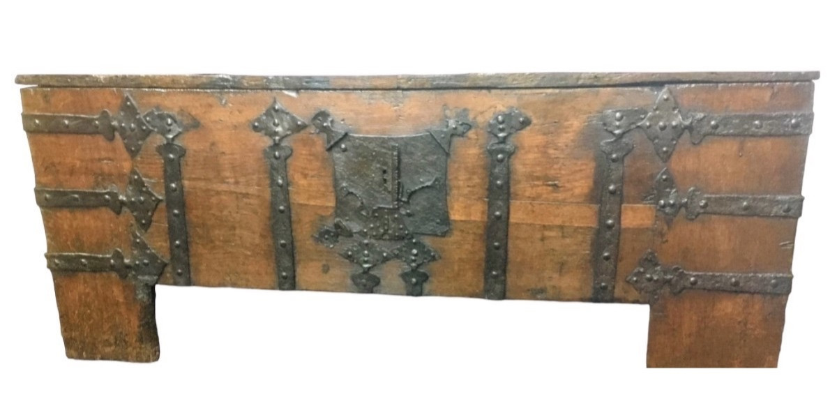 Grand coffre Gothique en chêne vers 1530  largeur 177 cm -photo-5