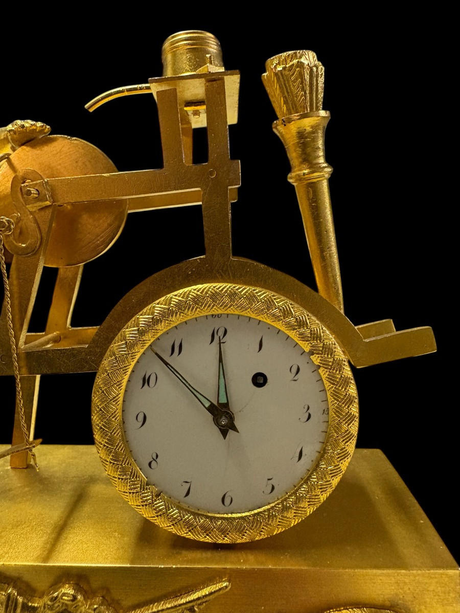 Mini pendule « Cupidon » en bronze doré XIXe-photo-4