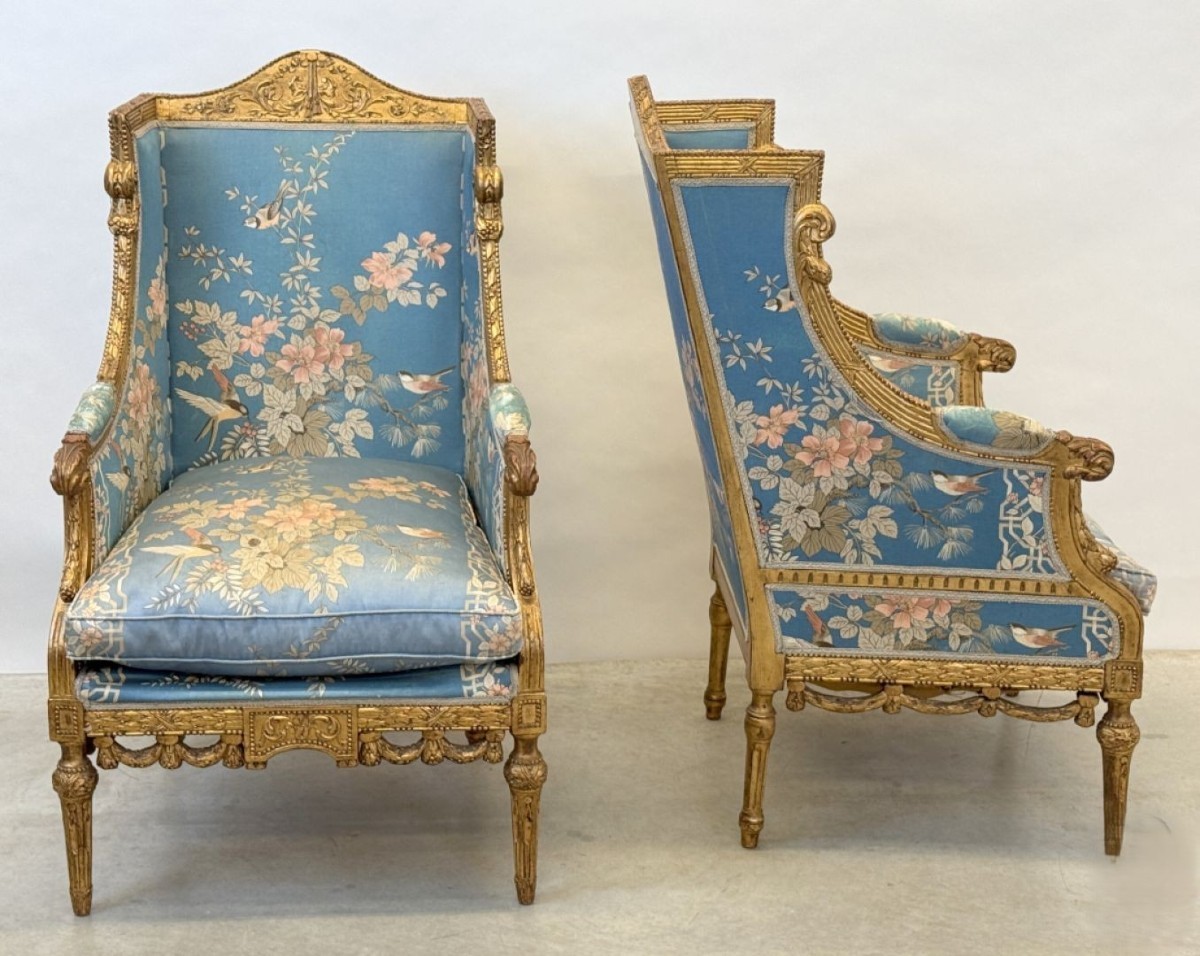 Pair Of Gilt Armchairs Decorated With Carved Tendrils And Garlands Of Acanthus.-photo-3