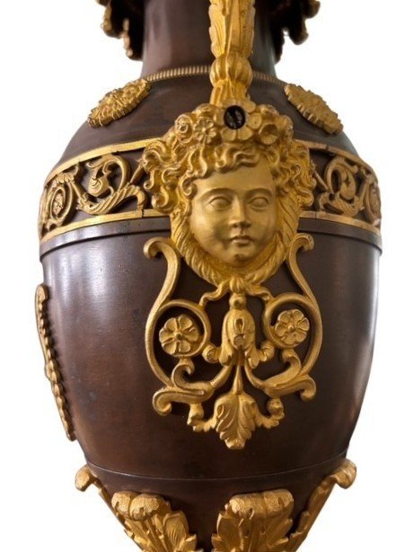 Paire de grandes cassolettes Empire en bronze doré / patiné 19ème.-photo-6