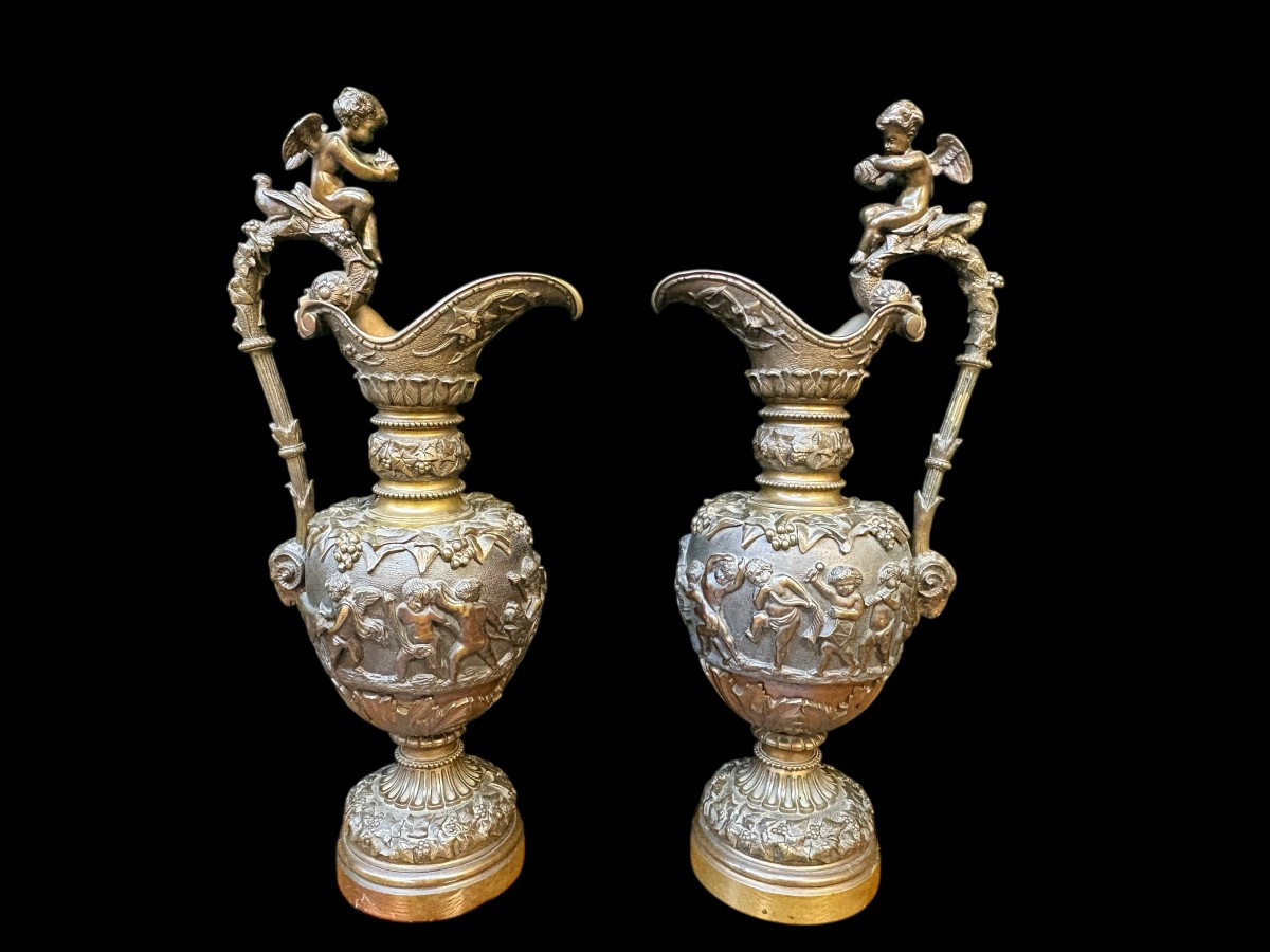 Paire de vases en bronze du XIXe siècle.-photo-2