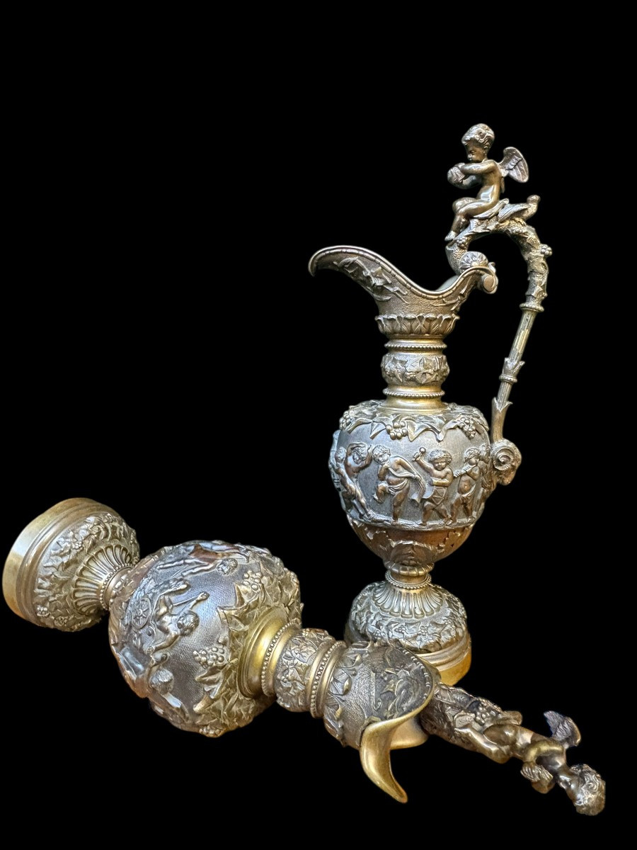 Paire de vases en bronze du XIXe siècle.-photo-4