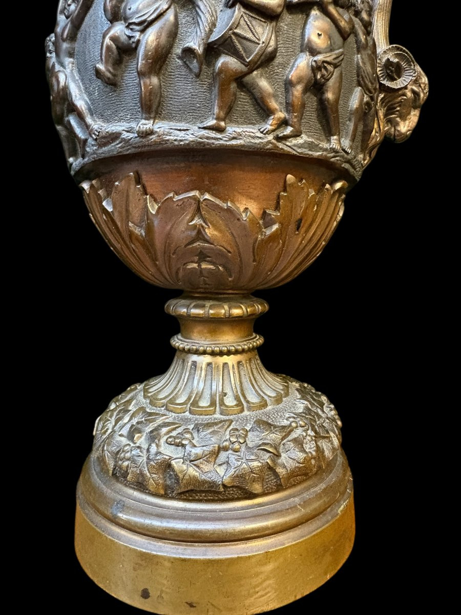 Paire de vases en bronze du XIXe siècle.-photo-2