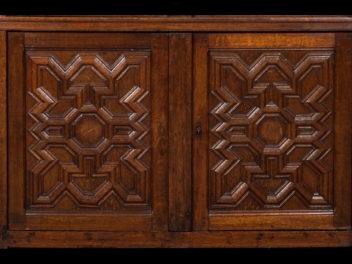 A 17th-century Oak Four-door Wardrobe -photo-3