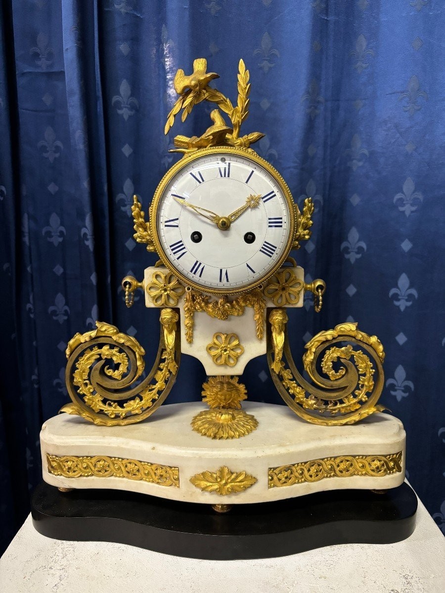 Beautiful Louis XVI Style Clock In Marble And Gilt Bronze, 18th Century.