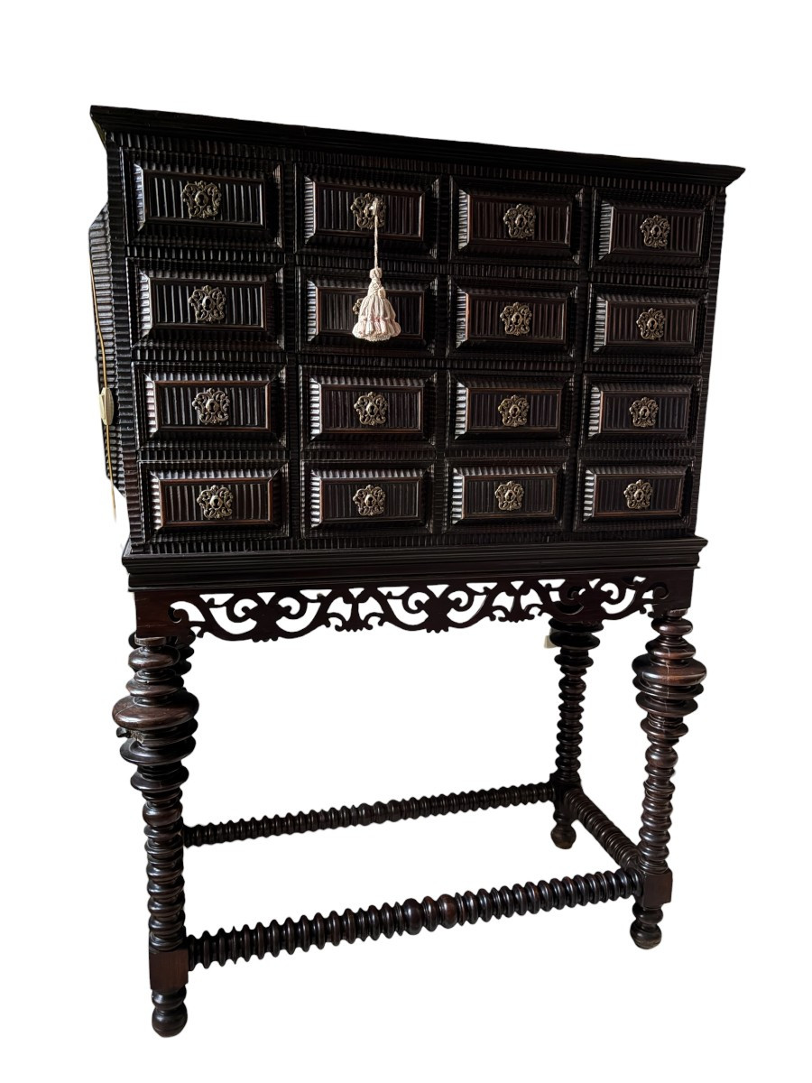 Portuguese Cabinet In Ebony From The 18th Century.-photo-2