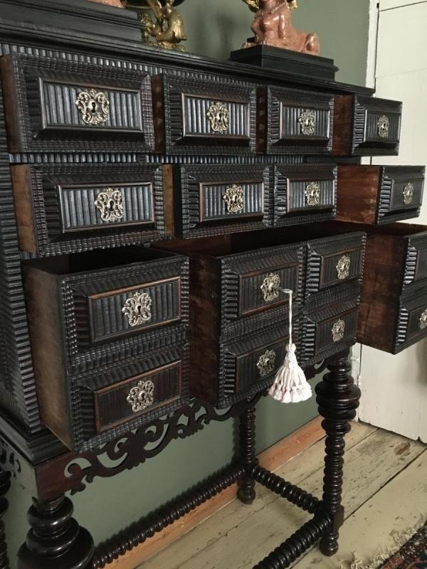 Portuguese Cabinet In Ebony From The 18th Century.-photo-3