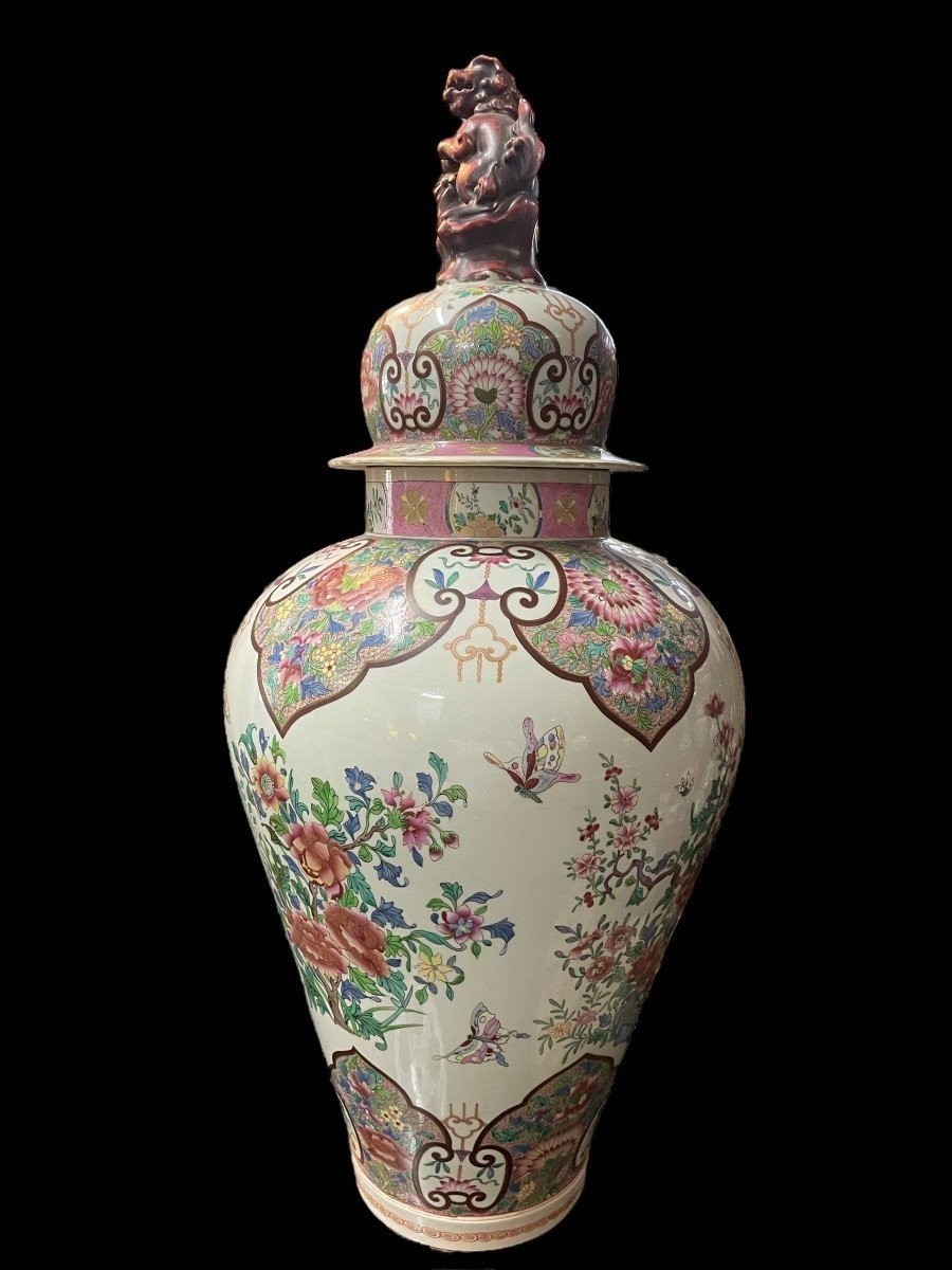 Very Large Famille Rose Style Vase With Lid, Samson, France, 19th Century (95 Cm)