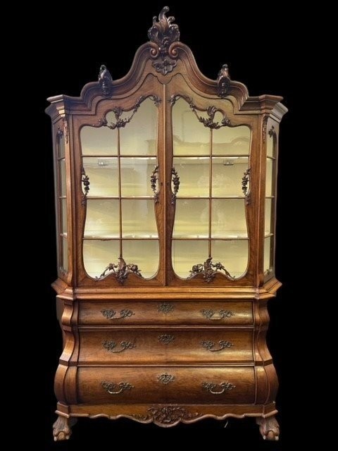 Beautiful 19th Century Dutch Walnut Display Cabinet.-photo-2