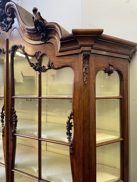 Beautiful 19th Century Dutch Walnut Display Cabinet.-photo-2