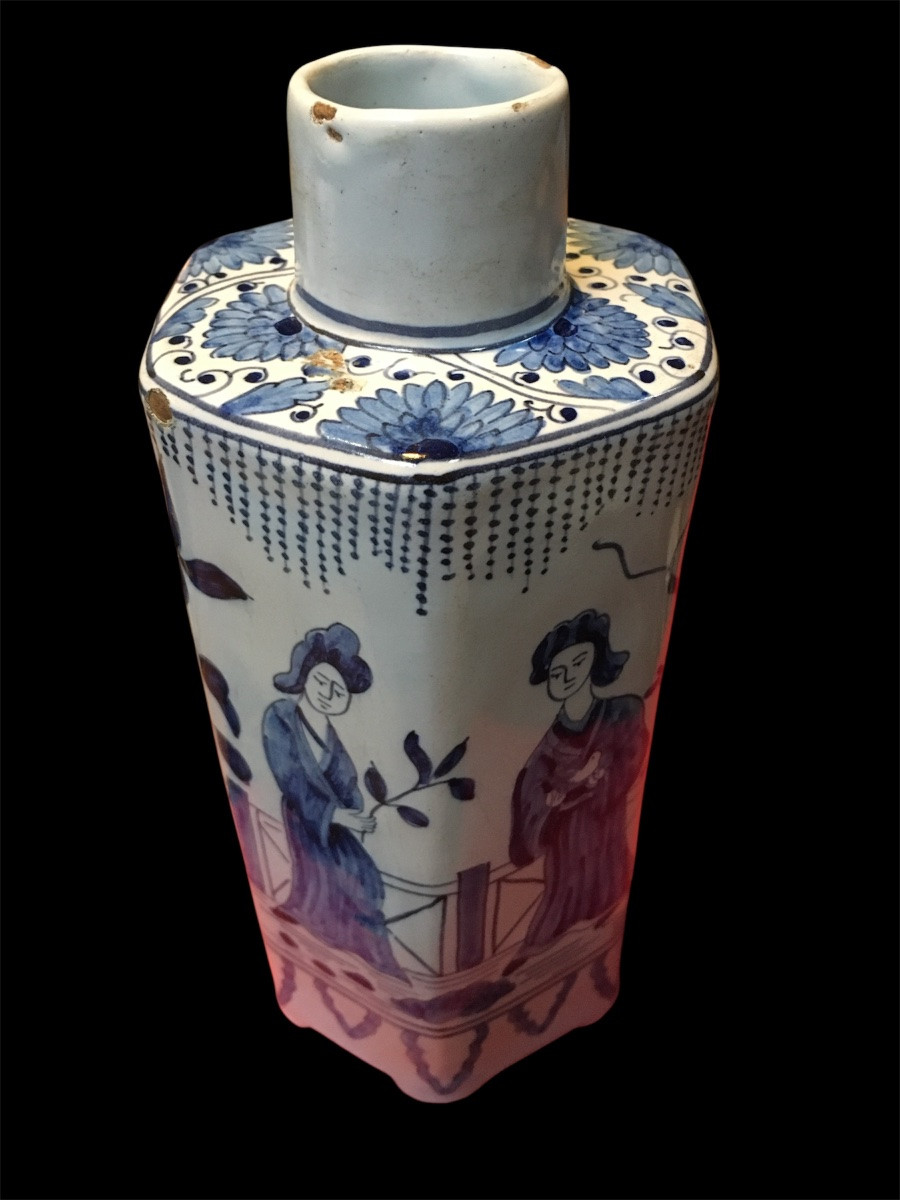 18th Century Delft Vase In White And Blue Earthenware -photo-3