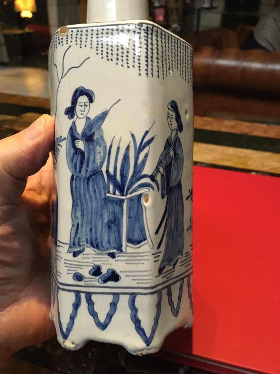 18th Century Delft Vase In White And Blue Earthenware -photo-8