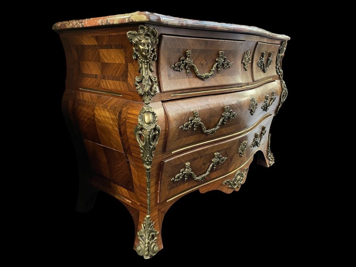 Beautiful Louis XV Style Commode, 20th Century.