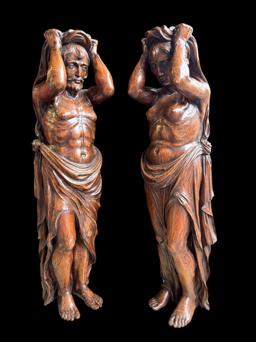 Paire de sculptures / cariatides de style Renaissance en chêne début XIXe