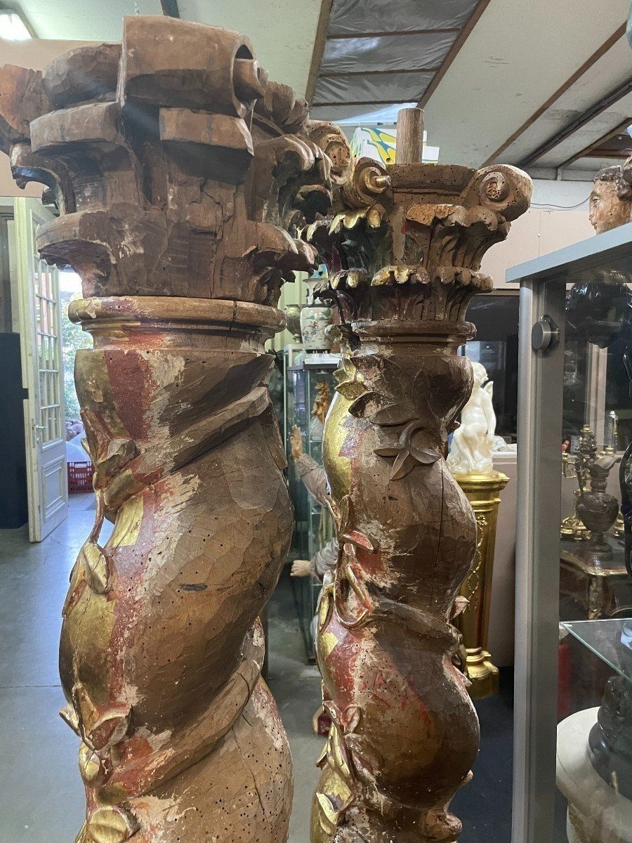Pair Of Large Twisted Columns With Capitals, Early 17th Century.-photo-2