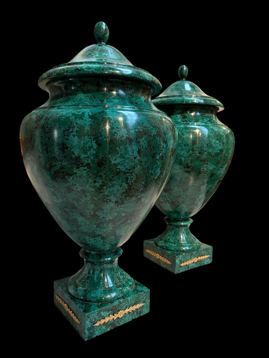 Paire de vases ( 70 cm ) en bois peints à l'imitation du Malachite 20ème.-photo-3