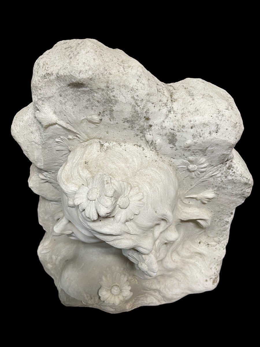 Sculpture Art Nouveau En Marbre Blanc Représentant Une Jeune Femme.-photo-3