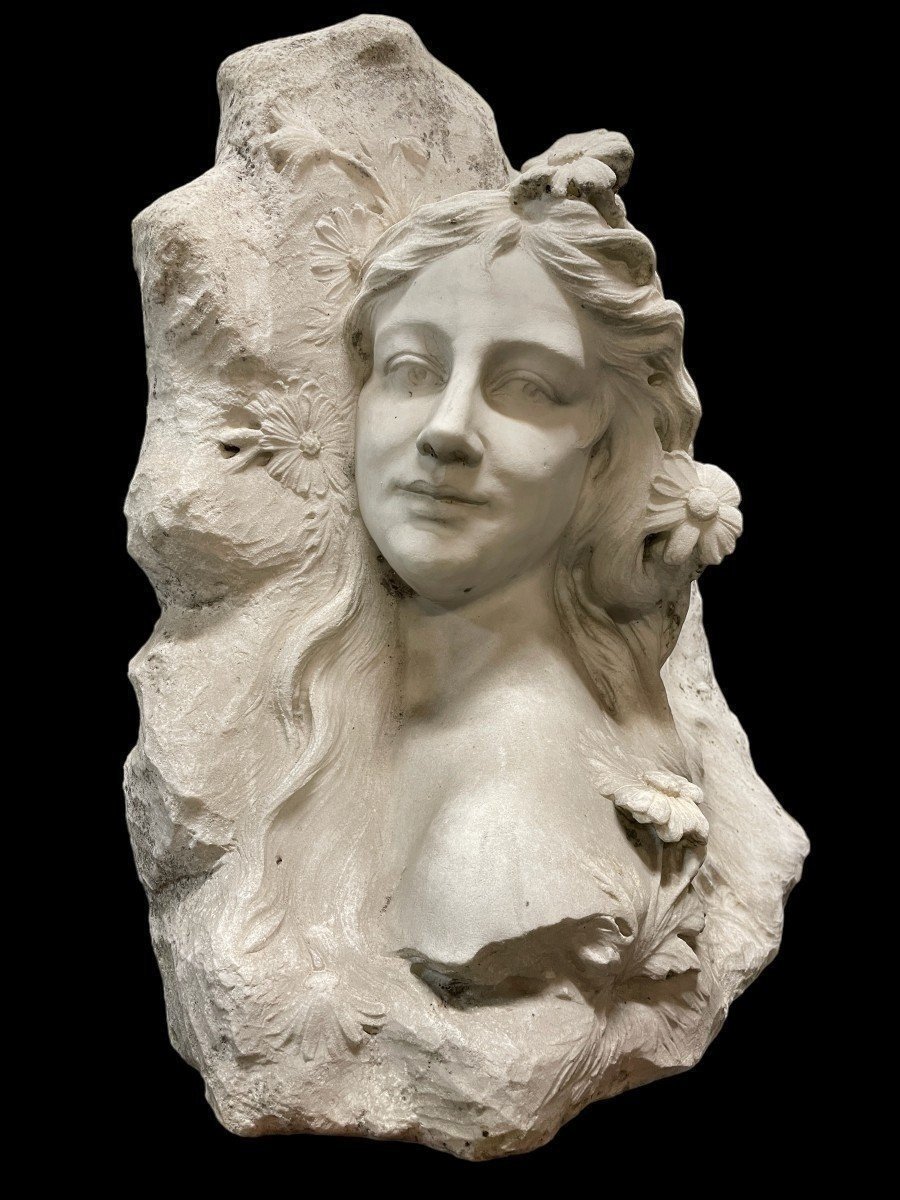 Sculpture Art Nouveau En Marbre Blanc Représentant Une Jeune Femme.-photo-7