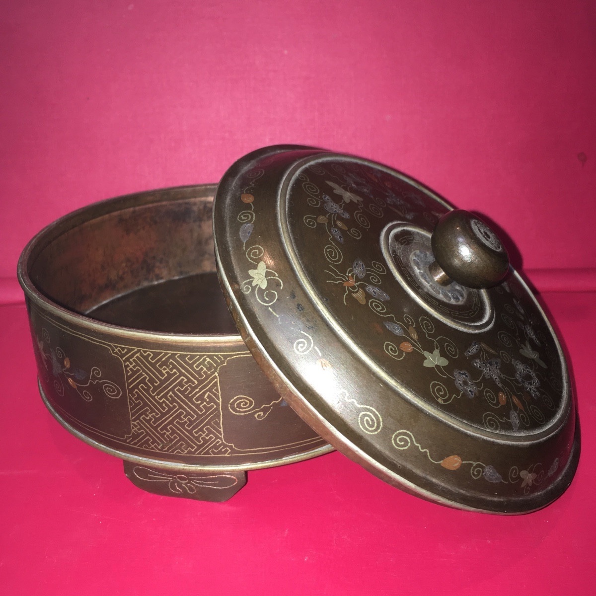 Un boîte Chinoise 17e siècle cuivre incrusté -photo-1