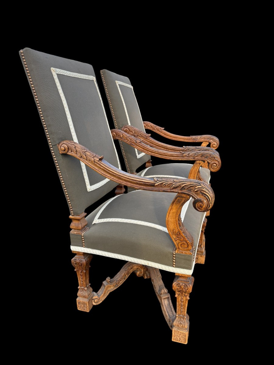 Paire de grands fauteuils en chêne de style Régence 19ème.-photo-1