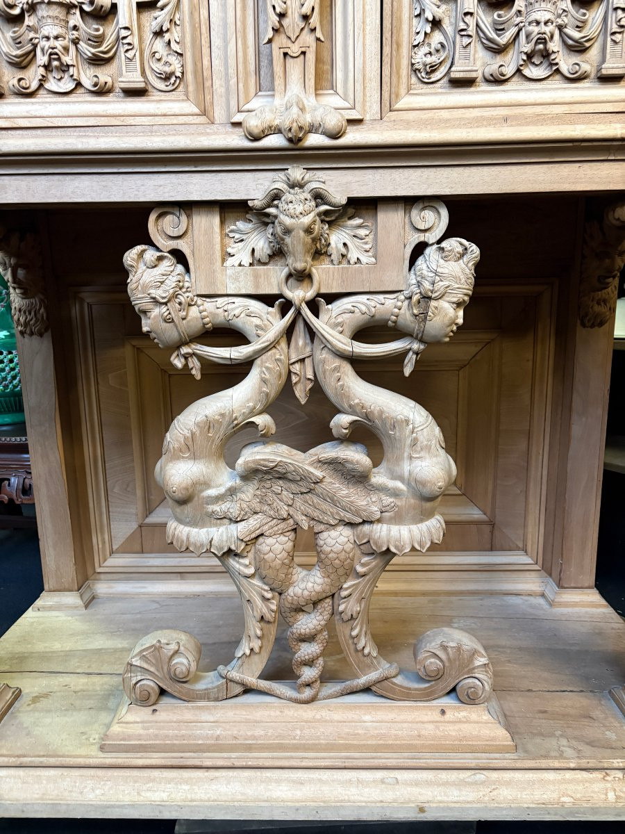 Meuble spécial de style Renaissance en noyer, XIXe siècle.-photo-2