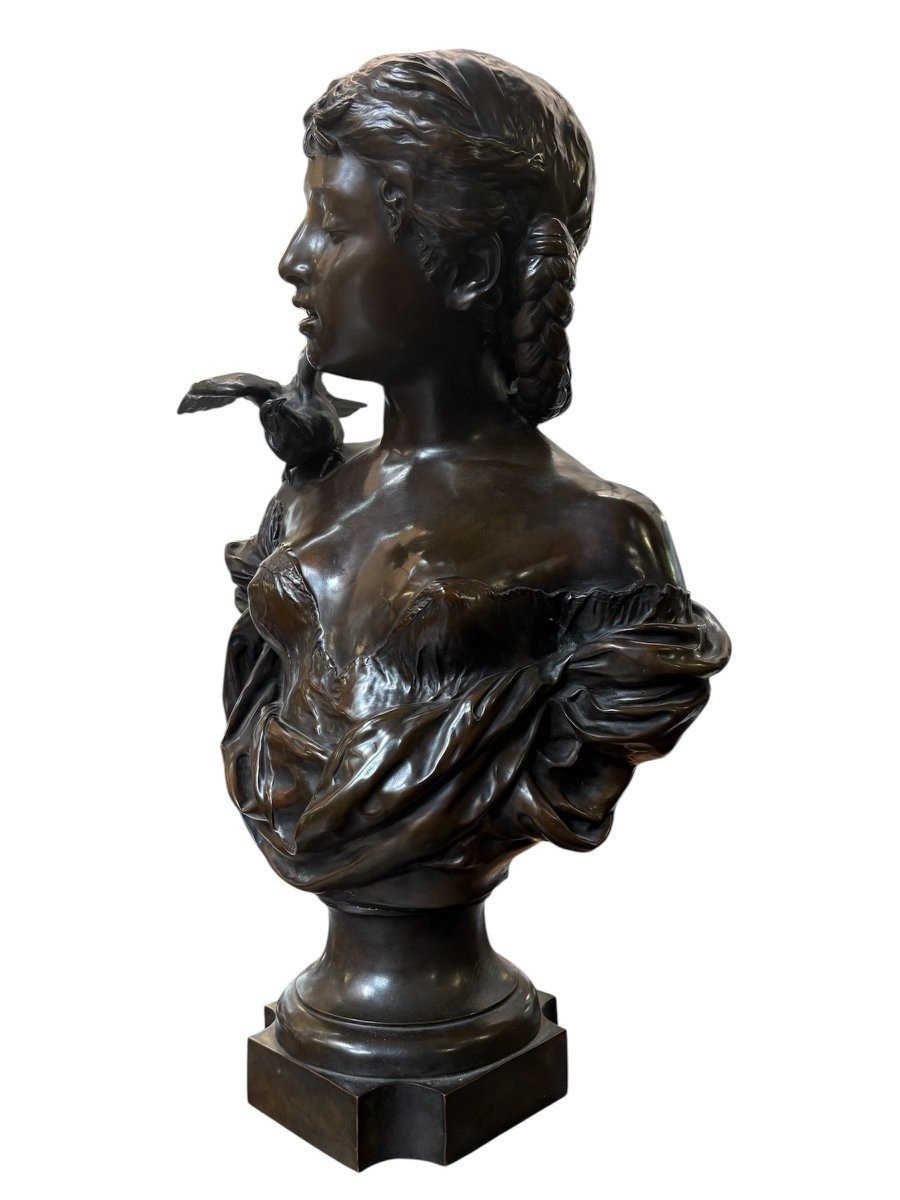 Grand buste élégant « jeune femme à l'oiseau » en bronze 19ème. (68 cm)-photo-4
