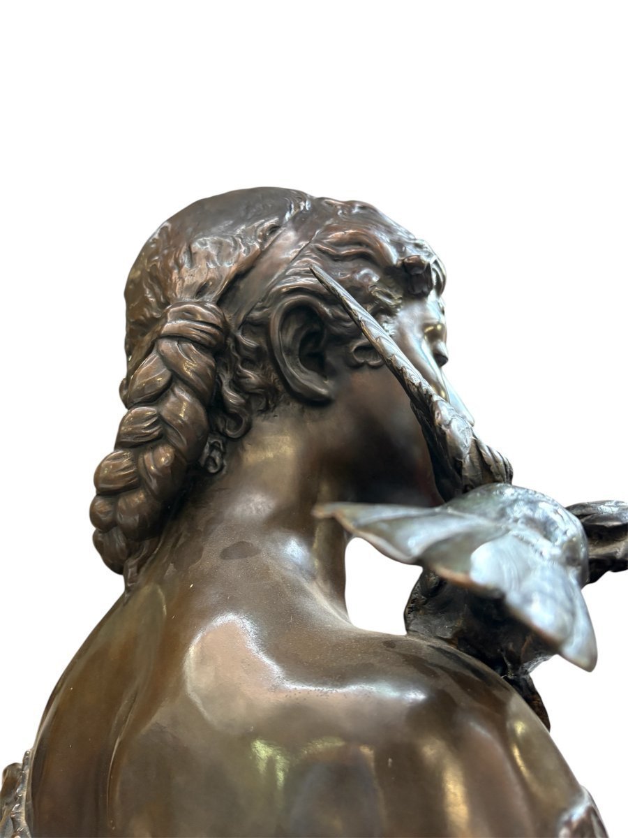 Grand buste élégant « jeune femme à l'oiseau » en bronze 19ème. (68 cm)-photo-5
