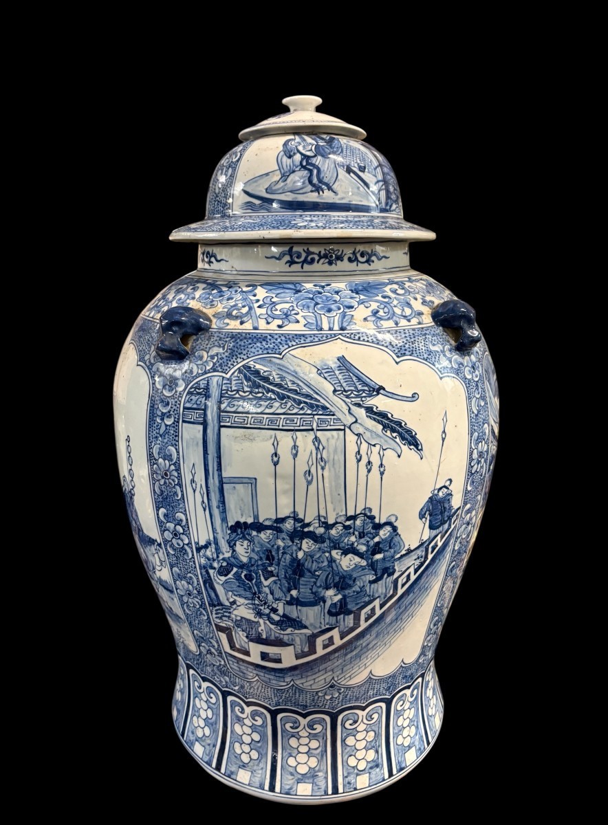 Grand vase chinois à couvercle en porcelaine du XXe siècle