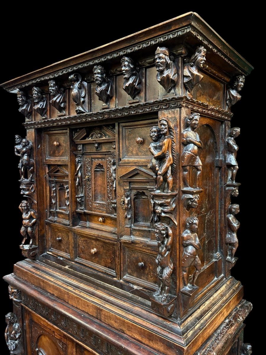 Meuble Italien d'époque Renaissance en noyer du XVIe siècle.-photo-2