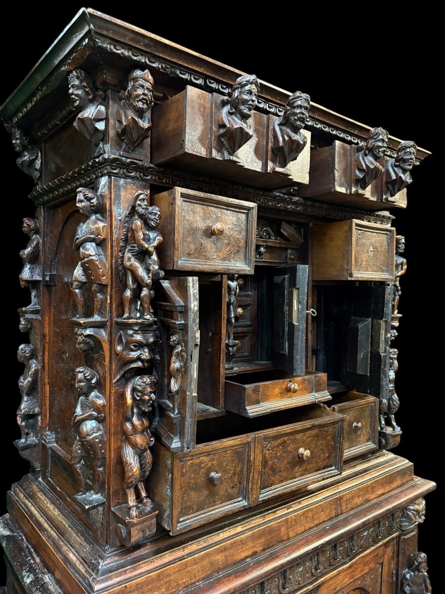 Meuble Italien d'époque Renaissance en noyer du XVIe siècle.-photo-6
