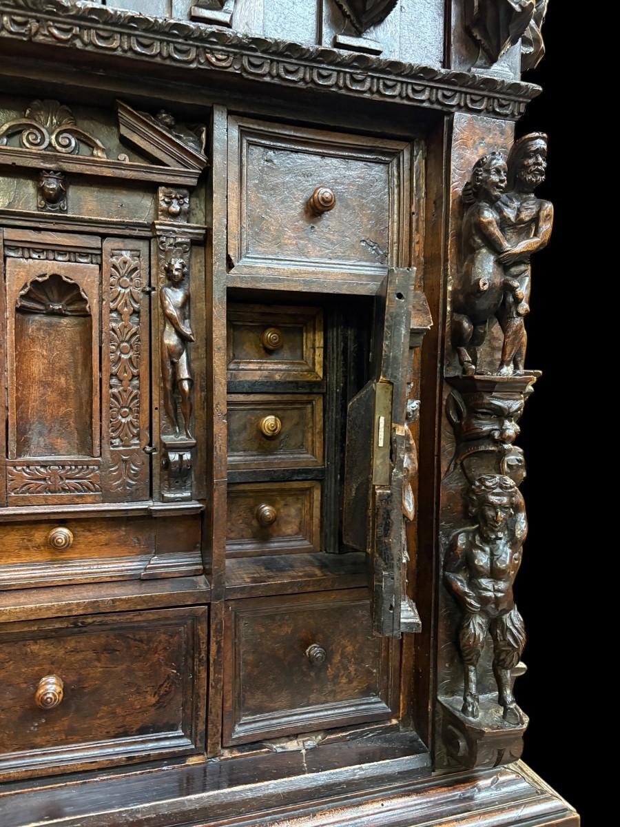 Meuble Italien d'époque Renaissance en noyer du XVIe siècle.-photo-7