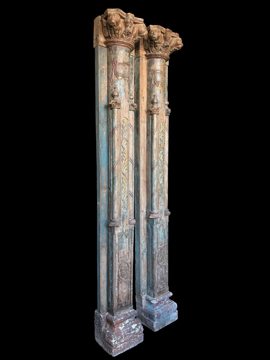 Une paire de grandes colonnes décoratives en bois avec chapiteaux 19ème.-photo-5