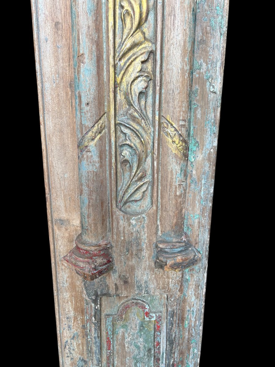 Une paire de grandes colonnes décoratives en bois avec chapiteaux 19ème.-photo-6