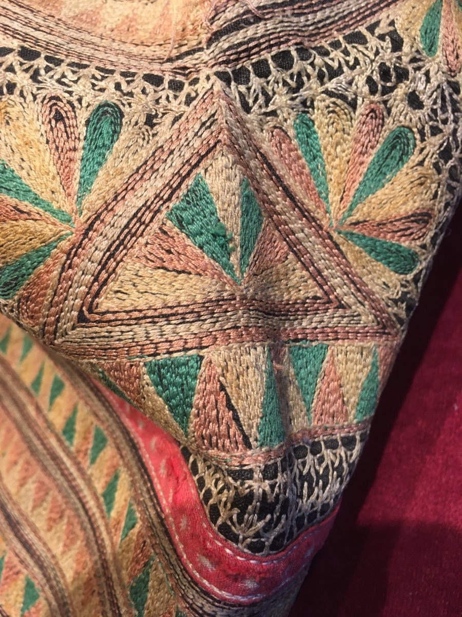 A Beautiful 19th Century Children's Garment-photo-3