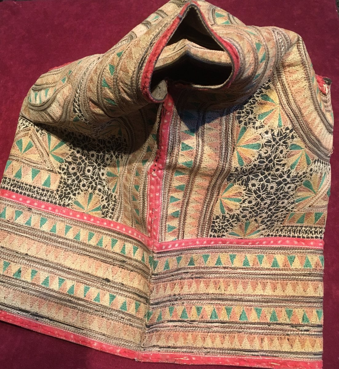 A Beautiful 19th Century Children's Garment-photo-4