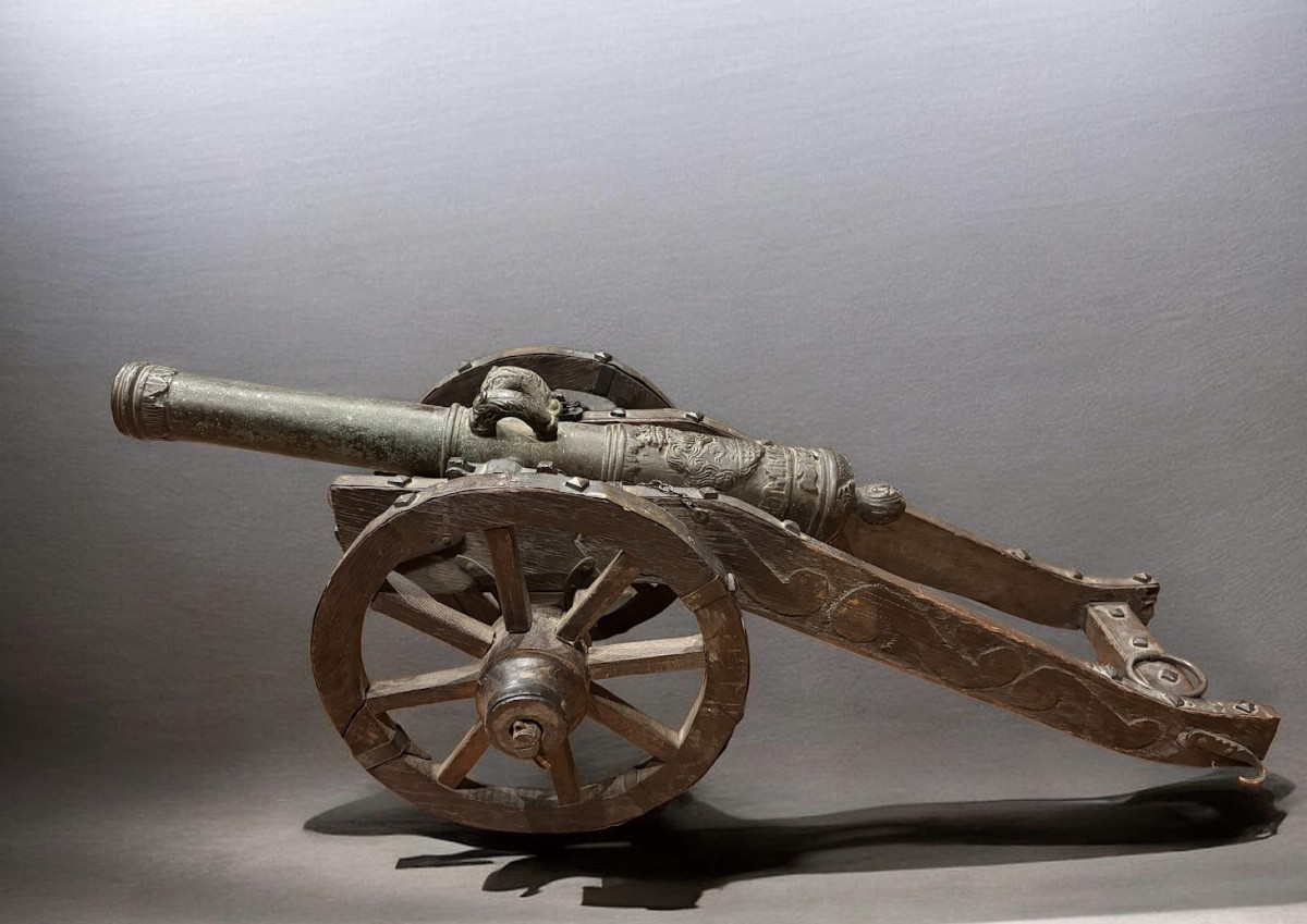 Canon miniature monte sur un affût, daté de 1630 -photo-8
