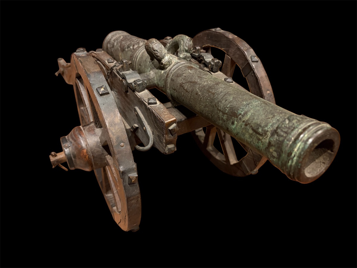 Canon miniature monte sur un affût, daté de 1630 