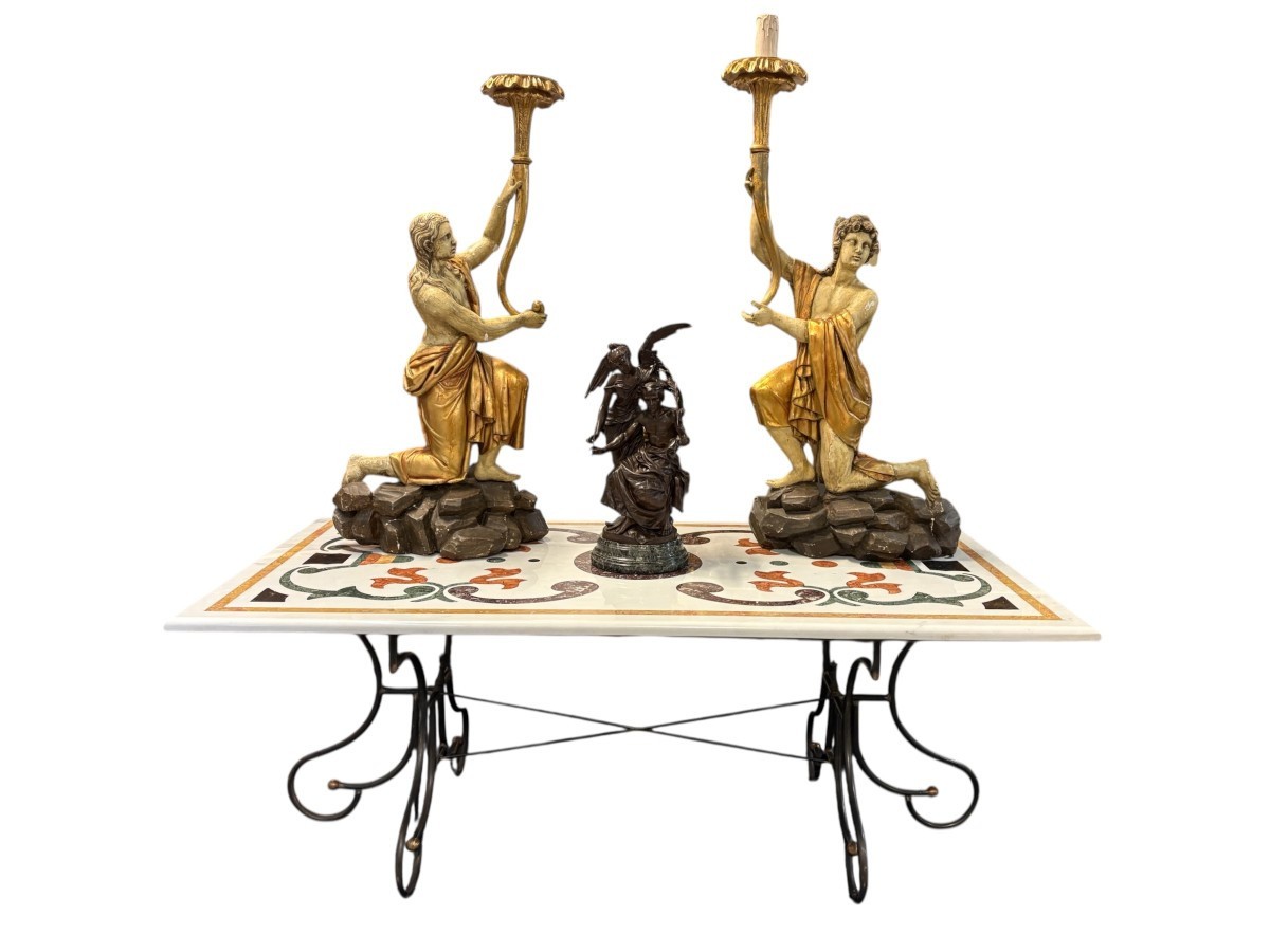 Grande table décorative avec plateau en marbre incrusté, XXe siècle.-photo-8