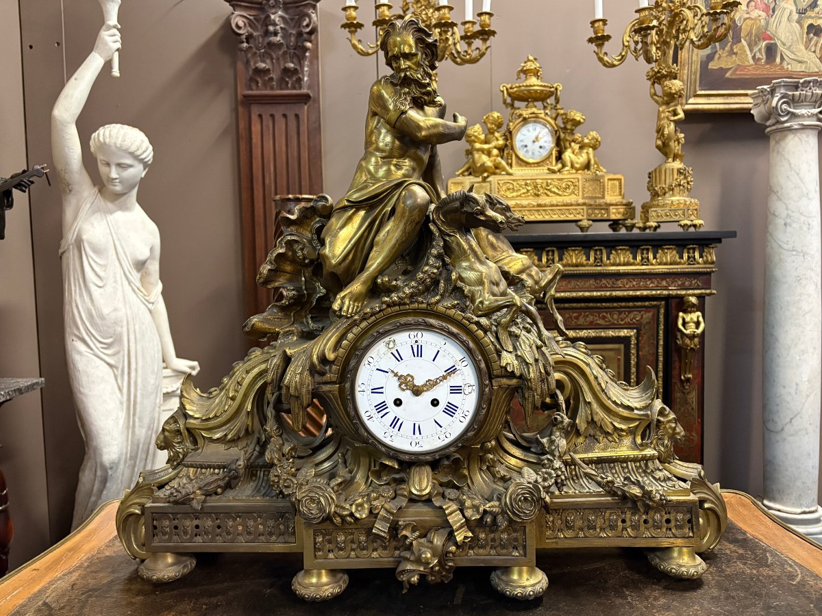 Très grande pendule ( 80 cm ) « Neptunes » en bronze, XIXe siècle.-photo-8