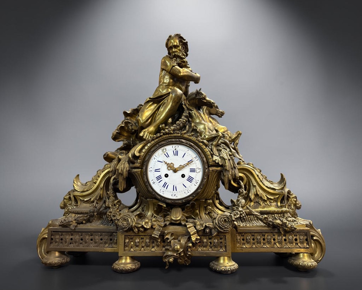 Très grande pendule ( 80 cm ) « Neptunes » en bronze, XIXe siècle.