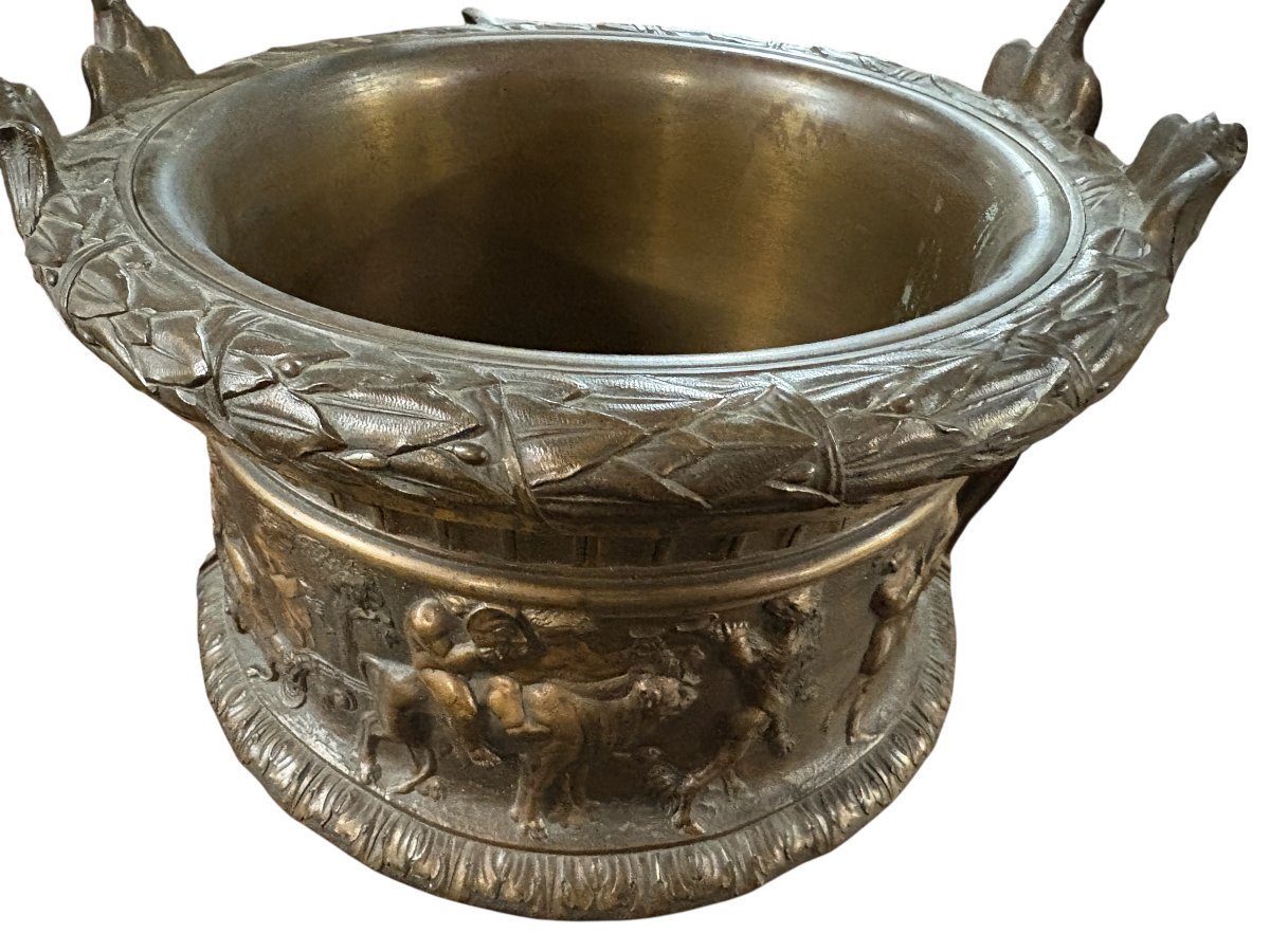 Grand vase " Médicis " en bronze patiné brun avec un cortège de Bacchus 19ème.-photo-1