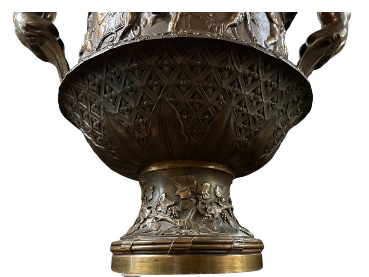 Grand vase " Médicis " en bronze patiné brun avec un cortège de Bacchus 19ème.-photo-4