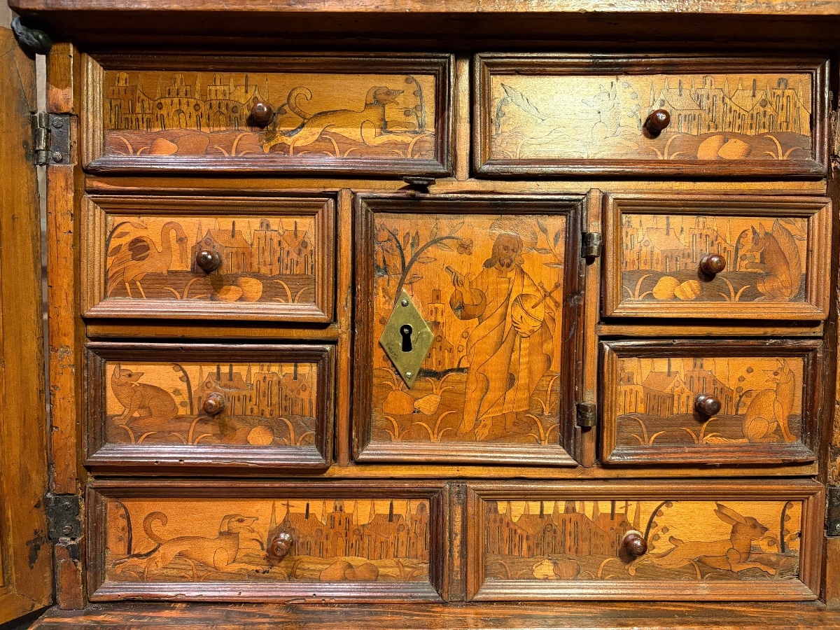 Small 17th-century Inlaid Travel Cabinet -photo-6