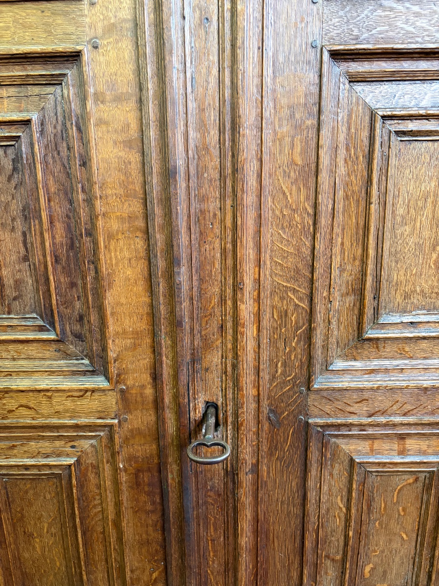 Early 17th-century Paneled Cabinet From The Netherlands -photo-8